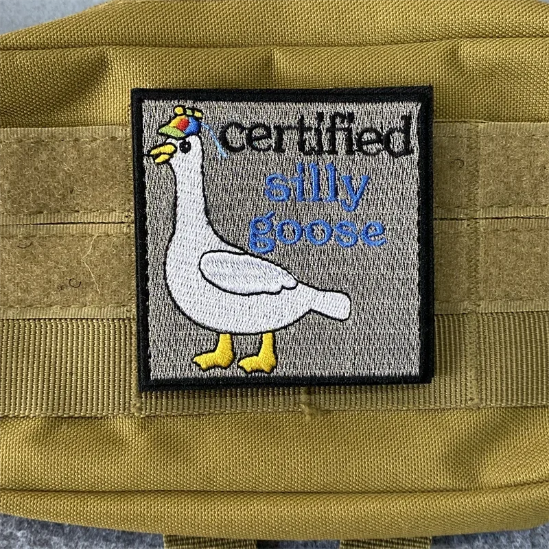 Parche bordado de animales de ganso Silly, insignia de moral de gancho y bucle, accesorios decorativos para ropa y mochila, certificado - imagen 3