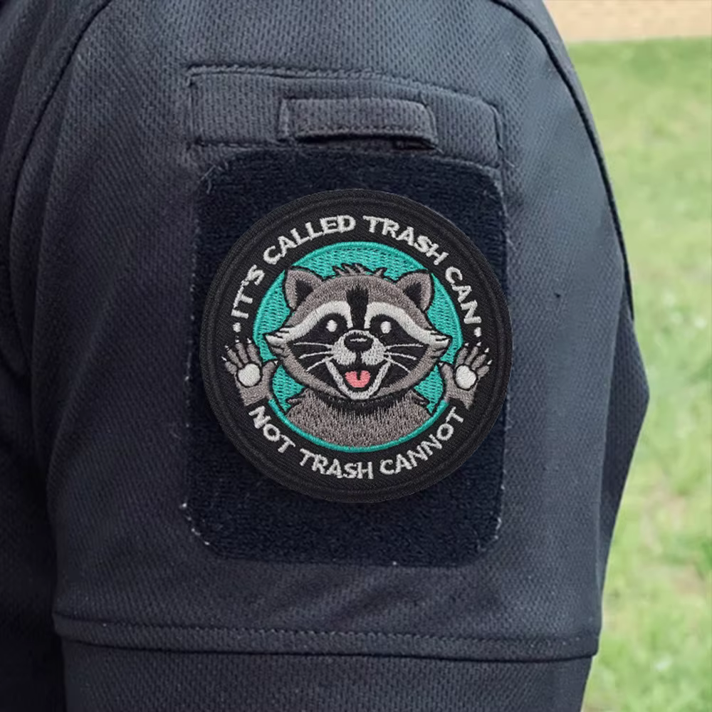 Parche bordado mapache – Moral militar con velcro para mochila - imagen 4