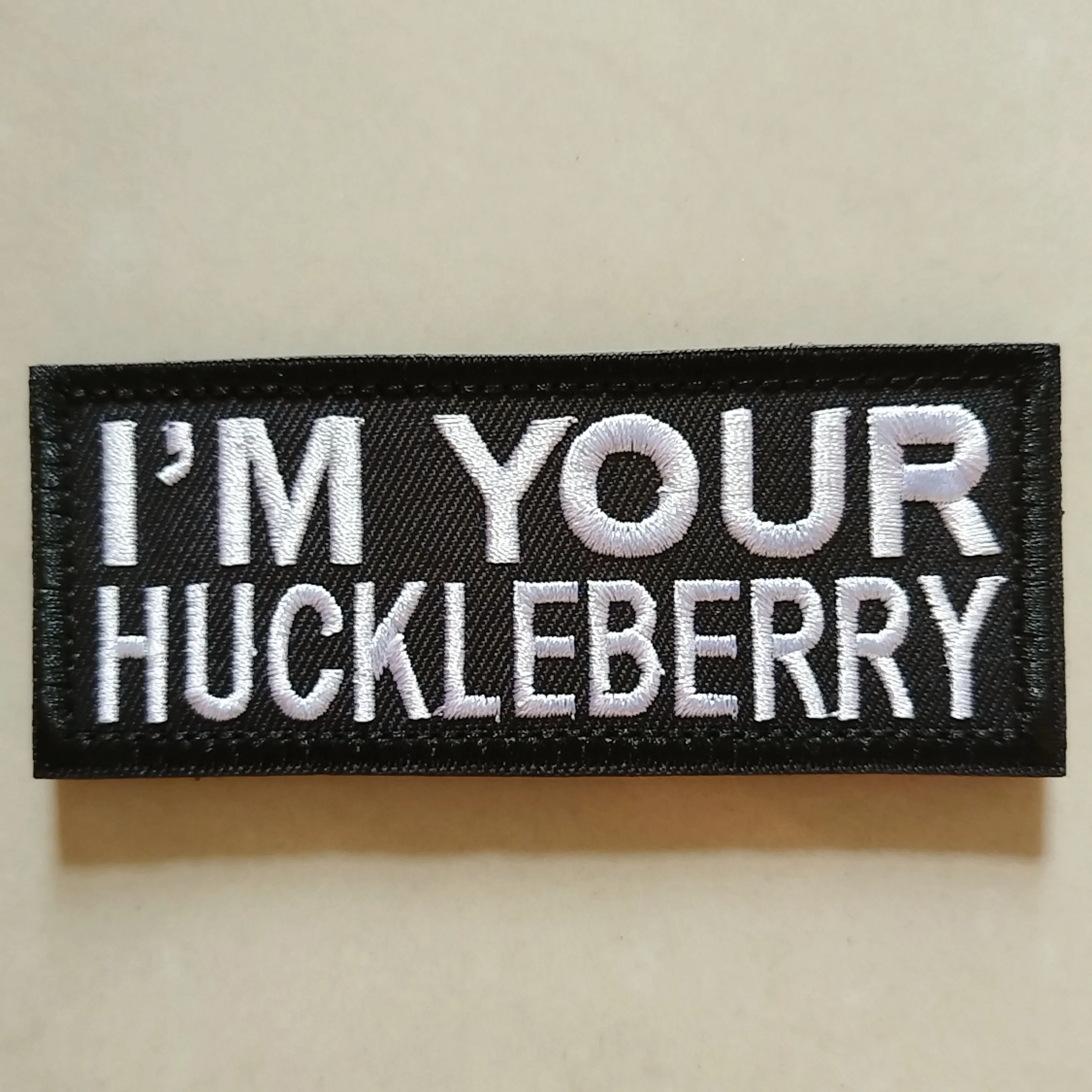 Soy tu Huckleberry - líneas de citas de películas clásicas parche divertido Velcros Hook & Loop-insignia de moral militar táctica para mochila - imagen 2