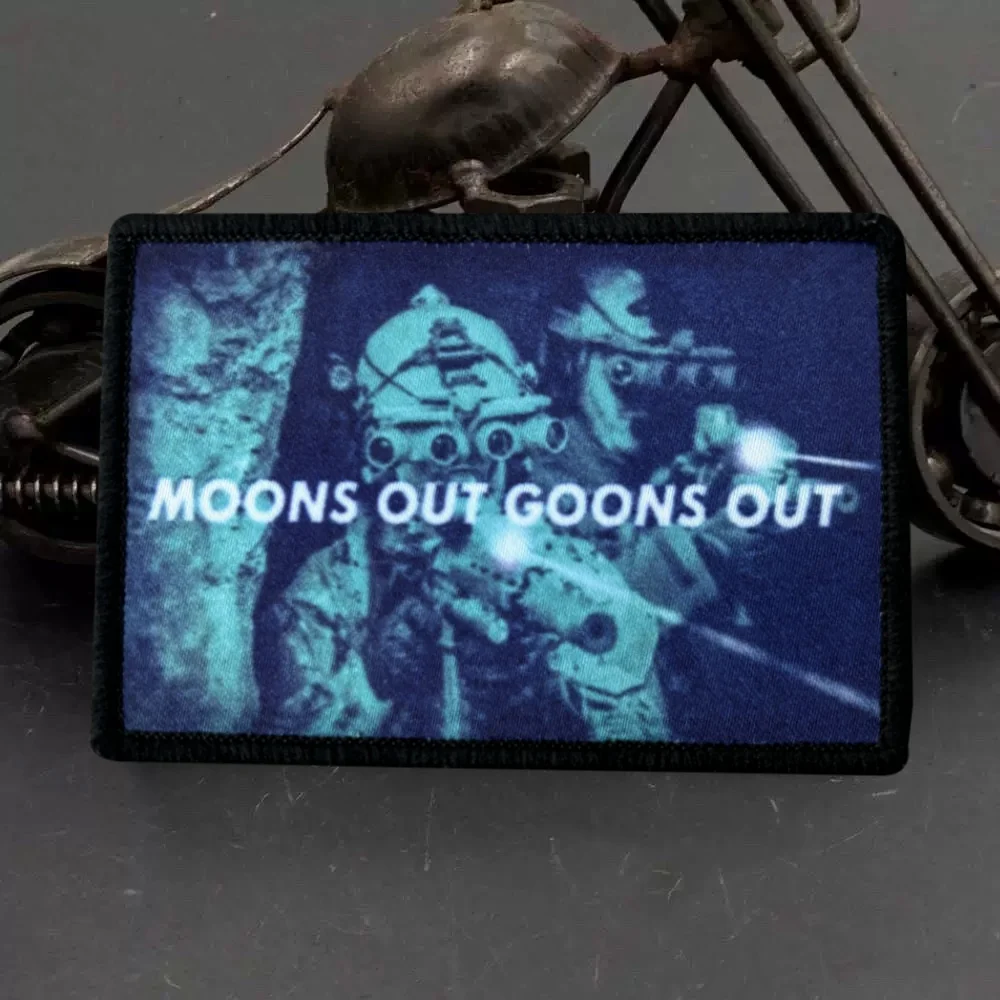Parche táctico Moons Out Goons Out NVG con estampado de visión nocturna, emblema de gancho y bucle, insignia de moral militar, brazalete, pegatina para mochila Chevron - imagen 5