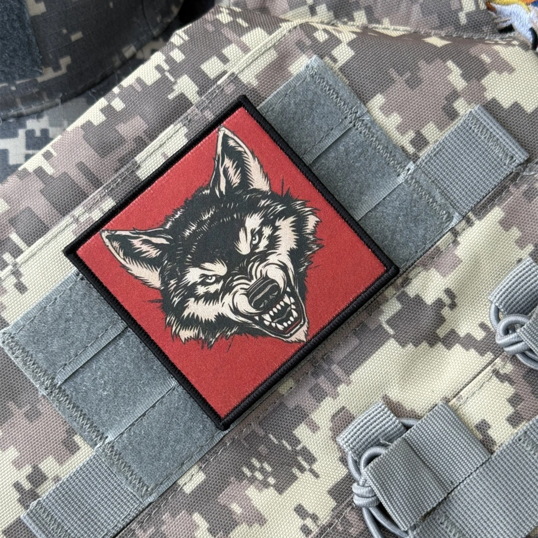 Insignia de moral con estampado divertido de lobo hambriento, emblema militar, brazalete táctico, gancho y bucle, ropa, mochila, accesorios, pegatinas