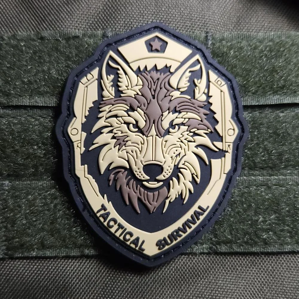 Parche de lobo de supervivencia táctica de PVC 3D, insignia de moral con gancho y bucle, parches para ropa, pegatina para mochila militar, accesorios, brazalete