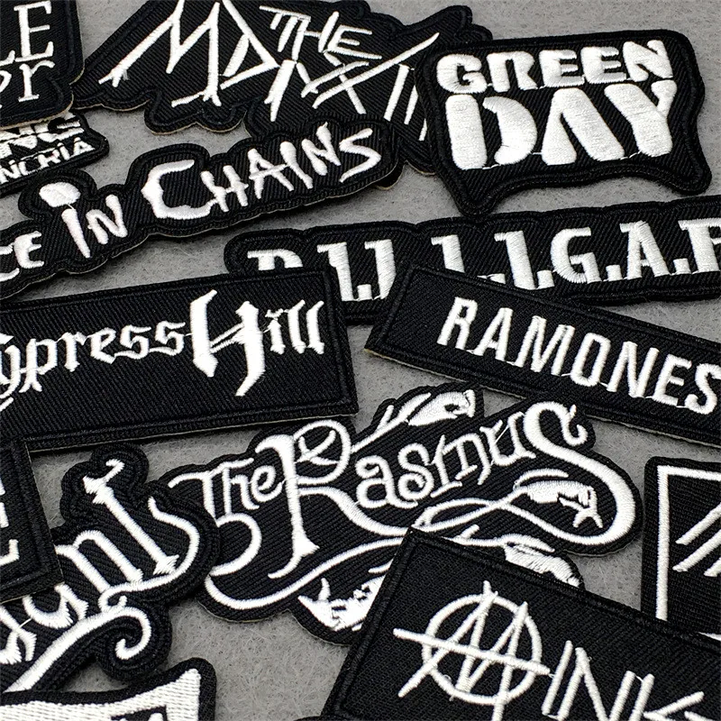 Parches de banda de Rock para ropa, pegatinas para planchar DIY, apliques bordados, blanco y negro, 25 unidades por lote - imagen 5
