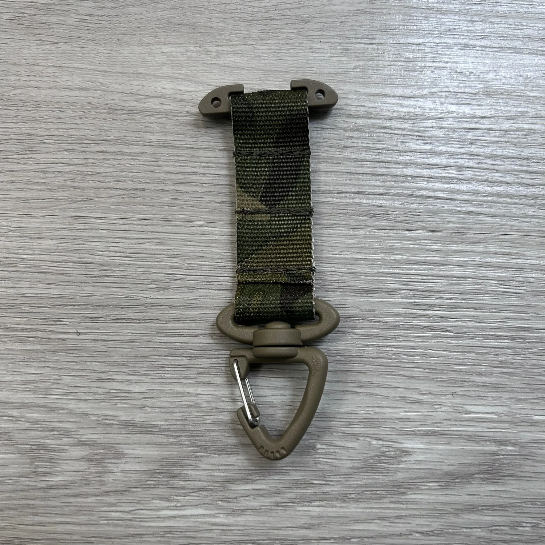 Sistema de gancho táctico Delta: percha multiimisión compatible con MOLLE/PALS (organización de llaves/engranaje/equipos)