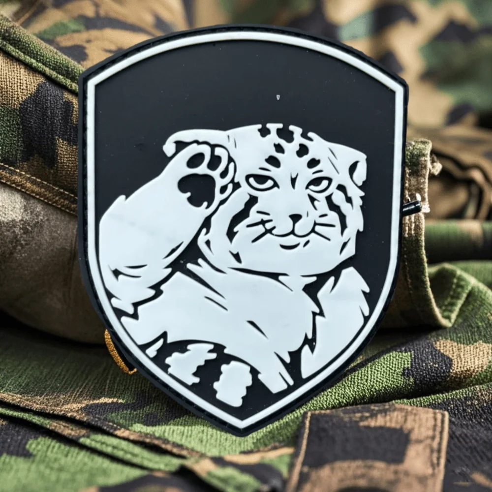 Parche táctico de moral de Anime, emblema de gancho y bucle de PVC de tigre bonito, insignia militar de Chevron, brazalete de combate, pegatinas para mochila - imagen 5