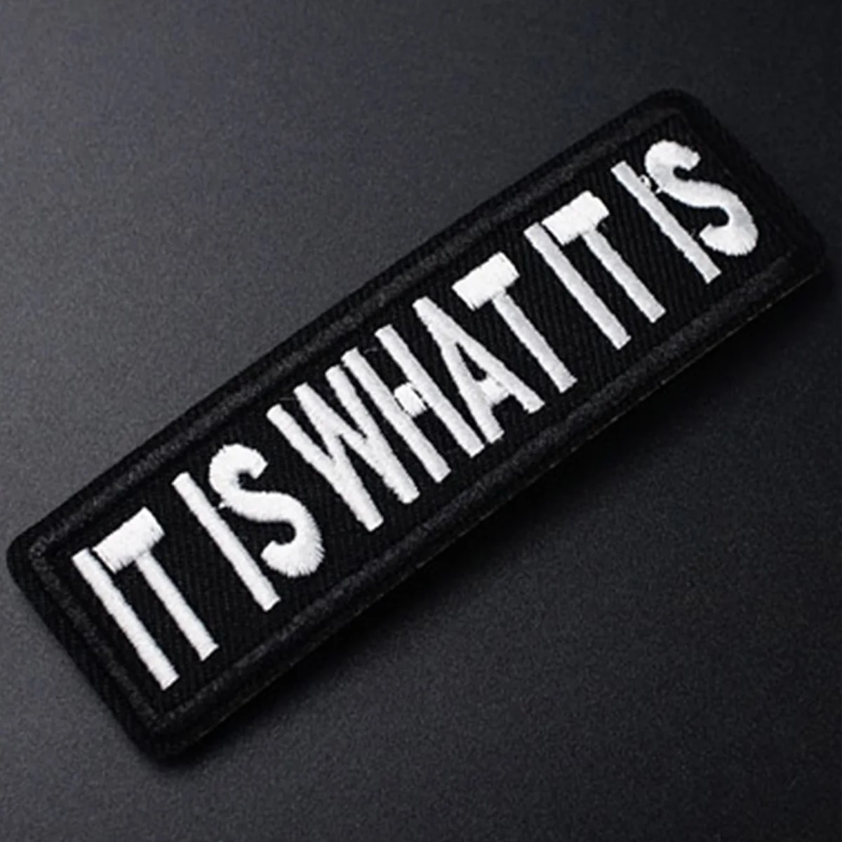 Parche termoadhesivo con meme divertido "É es lo que es", apliques bordados humorísticos para chaquetas, bolsos, sombreros y accesorios de ropa DIY - imagen 3