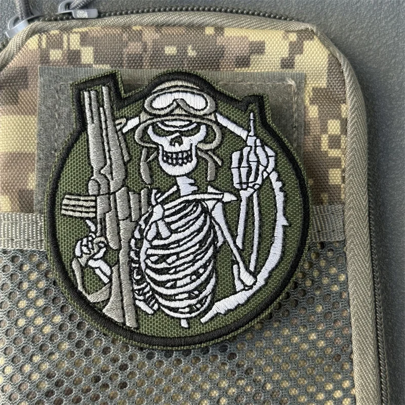 Parche táctico bordado soldado – Insignia de moral con velcro - imagen 2