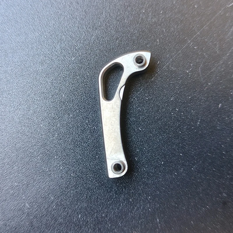 Benchmade Mini Bugout empuñaduras titanio separador trasero - imagen 5