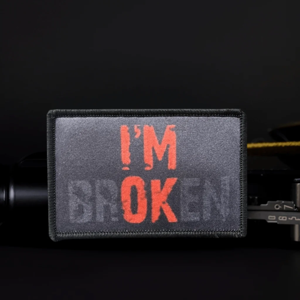 Patch Moral Velcro I'm Broken – Insignia táctica para mochilas y brazaletes - imagen 3