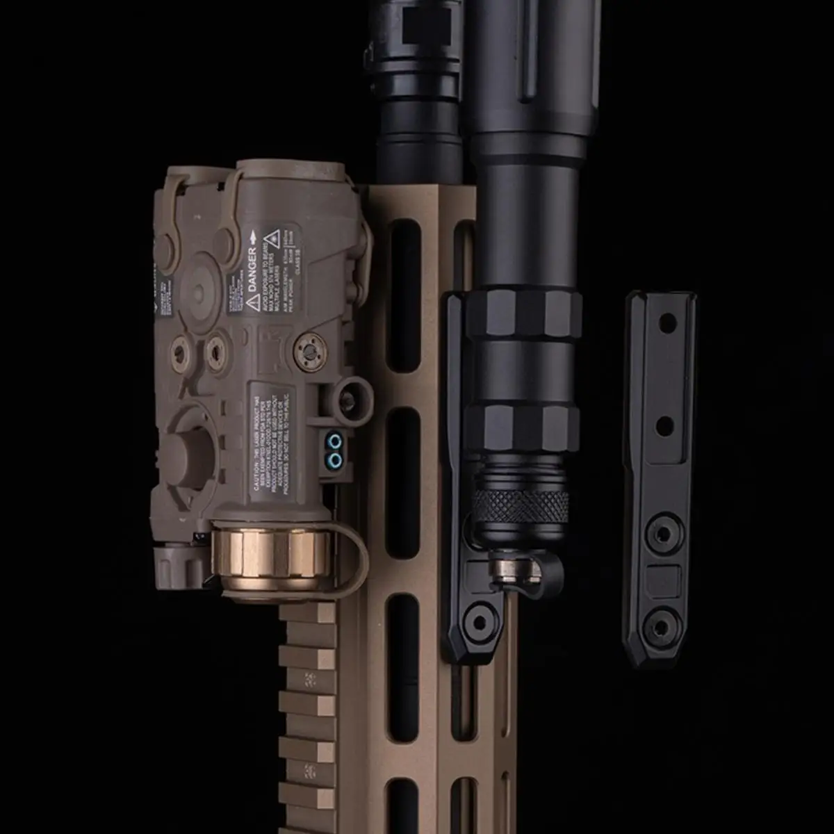 Soporte M-LOK en línea para linterna táctica HS - imagen 2