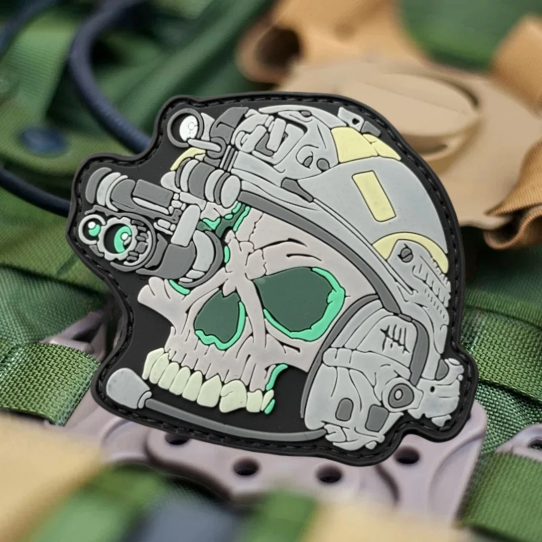 Parche Chevron, insignia de moral táctica, cazador de calaveras, parches de gancho y bucle de PVC 3D para ropa, pegatina de equipo militar - imagen 3