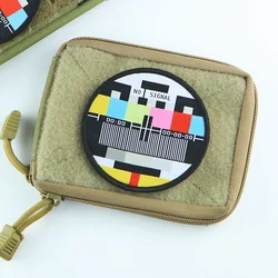 Parche bordado redondo multicolor sin señal TV para ropa y mochilas
