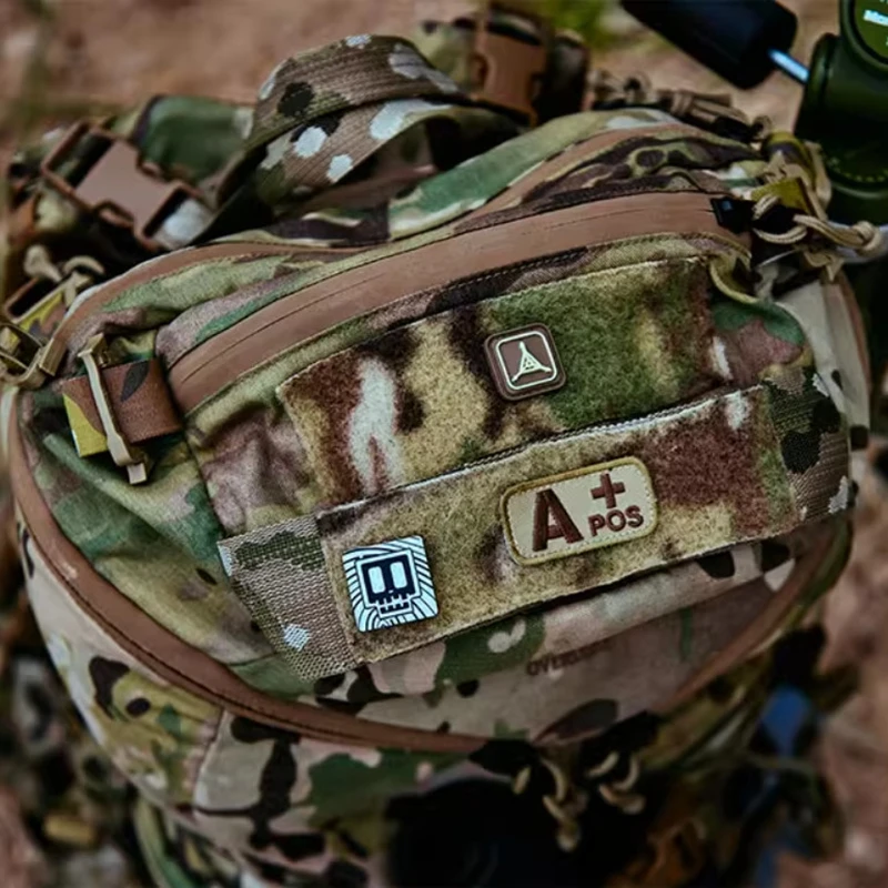 Mini insignia táctica de celosía de esqueleto que brilla en la oscuridad, parche luminoso de ganancia vacía de villano de 1 pulgada para ropa y bolsa decorativa - imagen 4