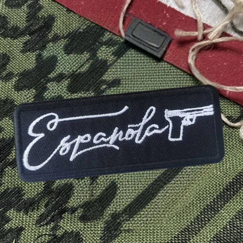 Parche bordado de pistola de Anime, parches militares de gancho y bucle para ropa, insignia de moral táctica, mochila, pegatinas decorativas, brazalete - imagen 2