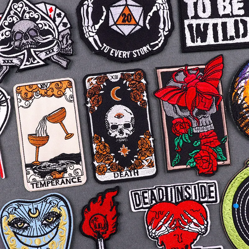 Parches de tarjetas de calavera para ropa, parches bordados Punk para ropa, cara de terror, parche para planchar para mochila/insignia adhesiva para chaqueta - imagen 2