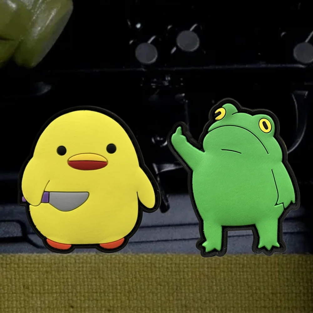 Insignia de moral de pato amarillo pequeño de violencia y paz, parche de PVC, brazalete táctico de rana ganso de dibujos animados, pegatina para mochila con gancho y bucle - imagen 3
