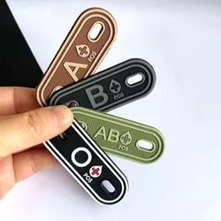 Parche táctico PVC sangre positiva con hebilla para ropa y mochila
