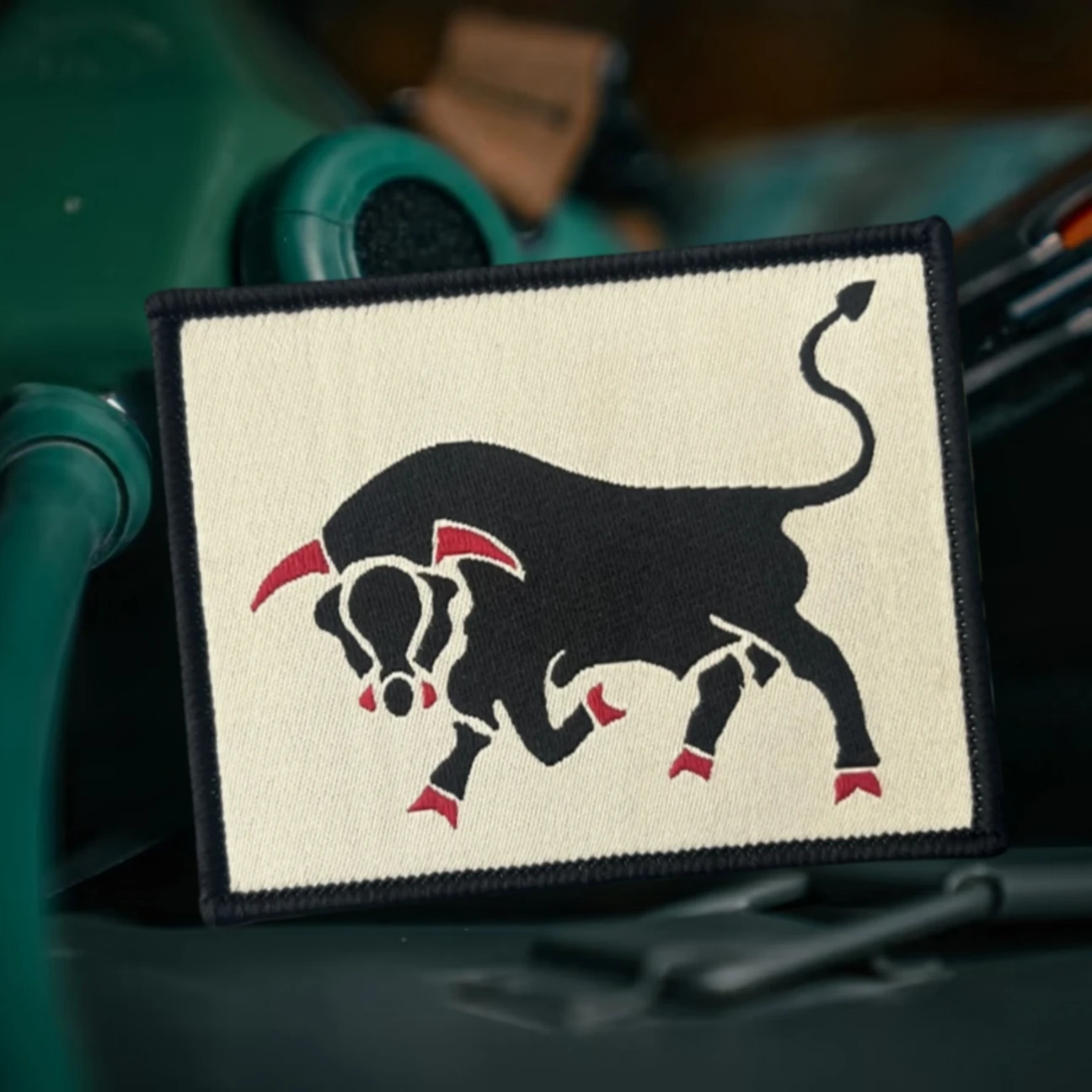 Parches tejidos con insignia de moral divertida de Toro Negro para ropa, brazalete militar táctico, gancho y bucle, accesorios para mochila, pegatinas - imagen 5