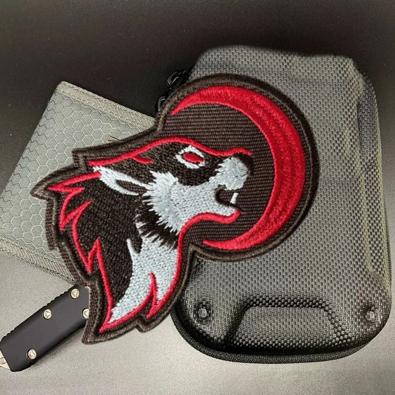 Parche bordado táctico de la luna roja del lobo, insignias de moral militar, parches de gancho, mochila, pegatina para ropa