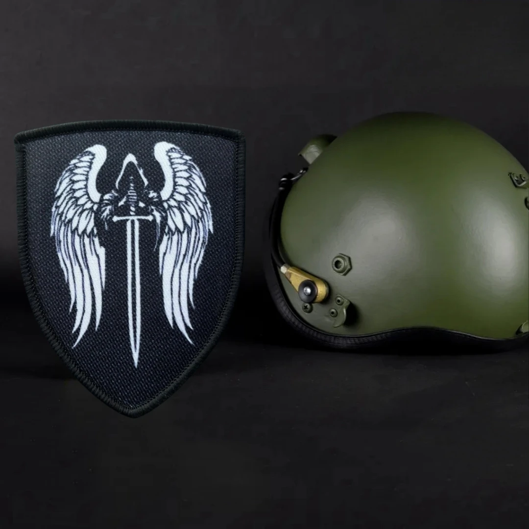 Parche táctico Ángel Puniente con velcro – Accesorio moral militar - imagen 2