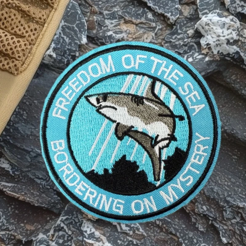 Parche bordado de tiburones, insignia de moral con gancho y bucle táctico, brazalete militar, pegatinas para mochila - imagen 4