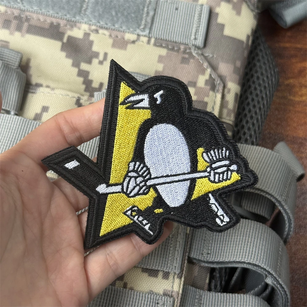 Parche táctico pingüino chevron bordado gancho y bucle para mochila - imagen 3