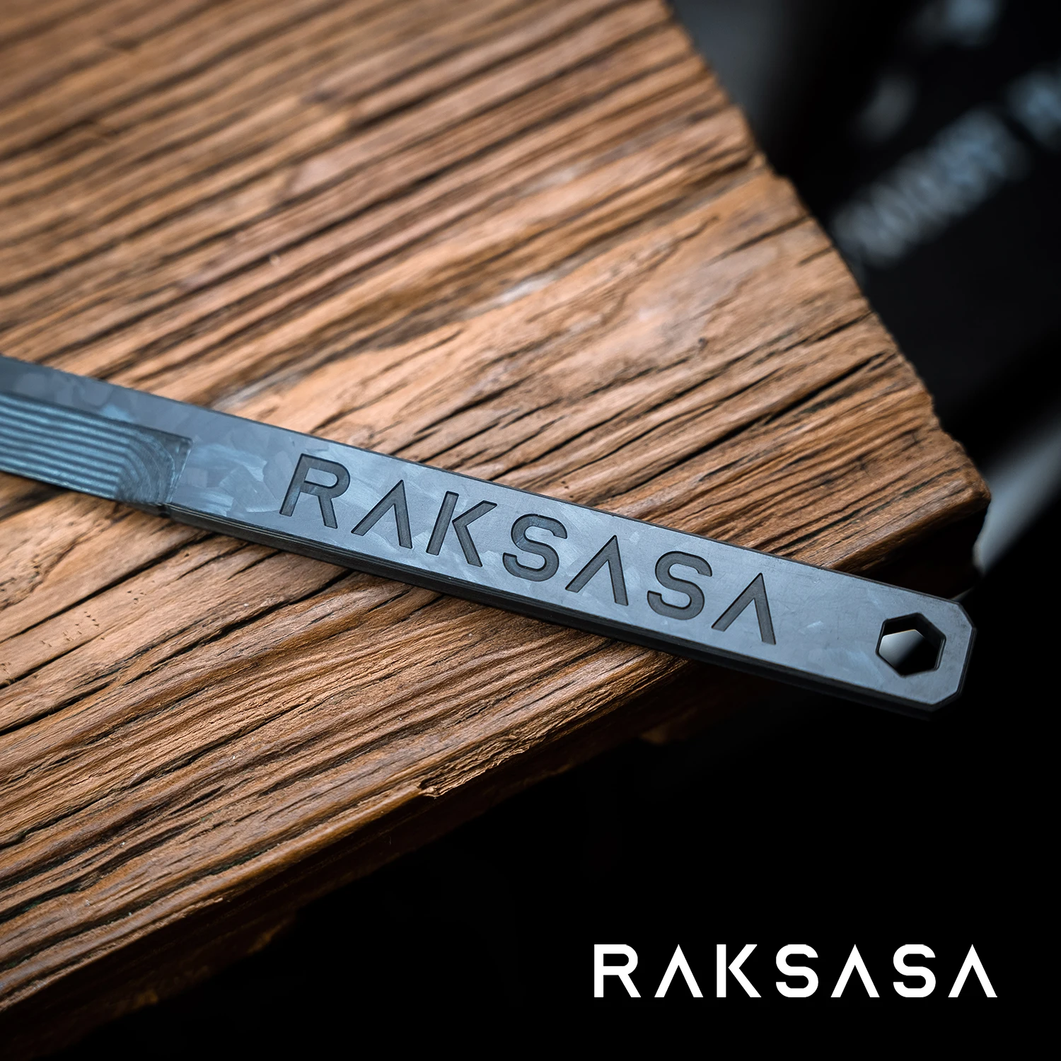 Caja cortadora colgante portátil palanca herramienta EDC fibra de carbono táctica DIY Paracord parche ornamento - imagen 2