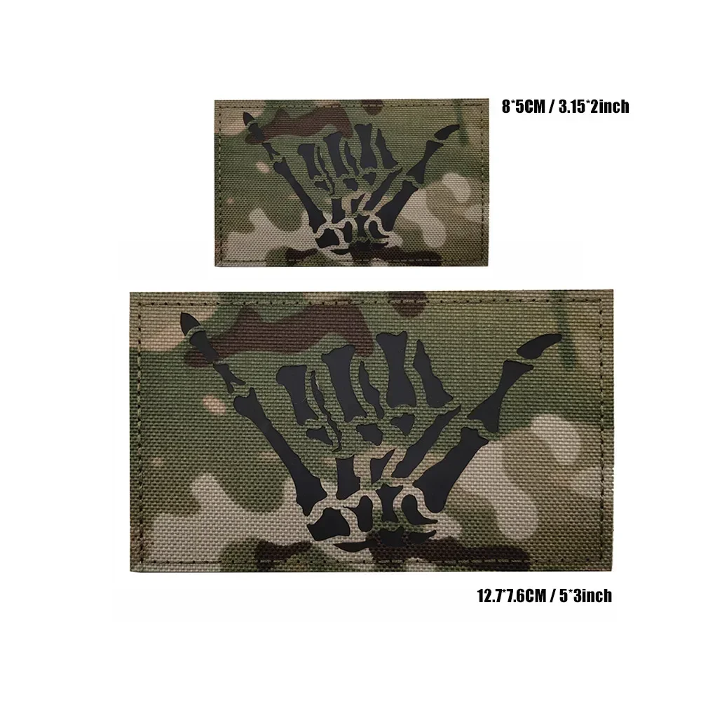 Parches reflectantes de la suerte con dedo de esqueleto, parche bordado luminoso de mano con calavera, apliques de seguridad, insignias para ropa, gorra para mochila - imagen 3