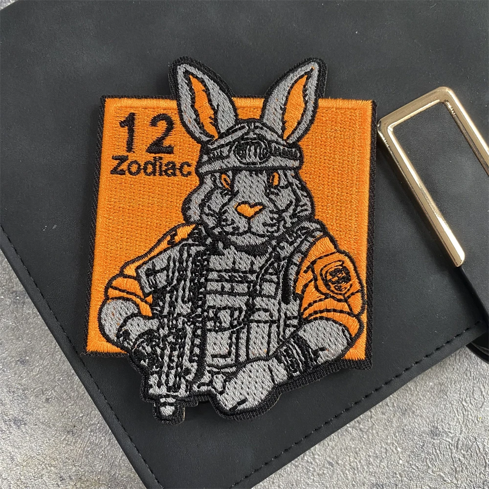 Parche bordado táctico del guerrero de la bestia del zodiaco, insignia de moral de conejo, brazalete, accesorios militares, gancho y bucle, pegatina de mochila - imagen 4