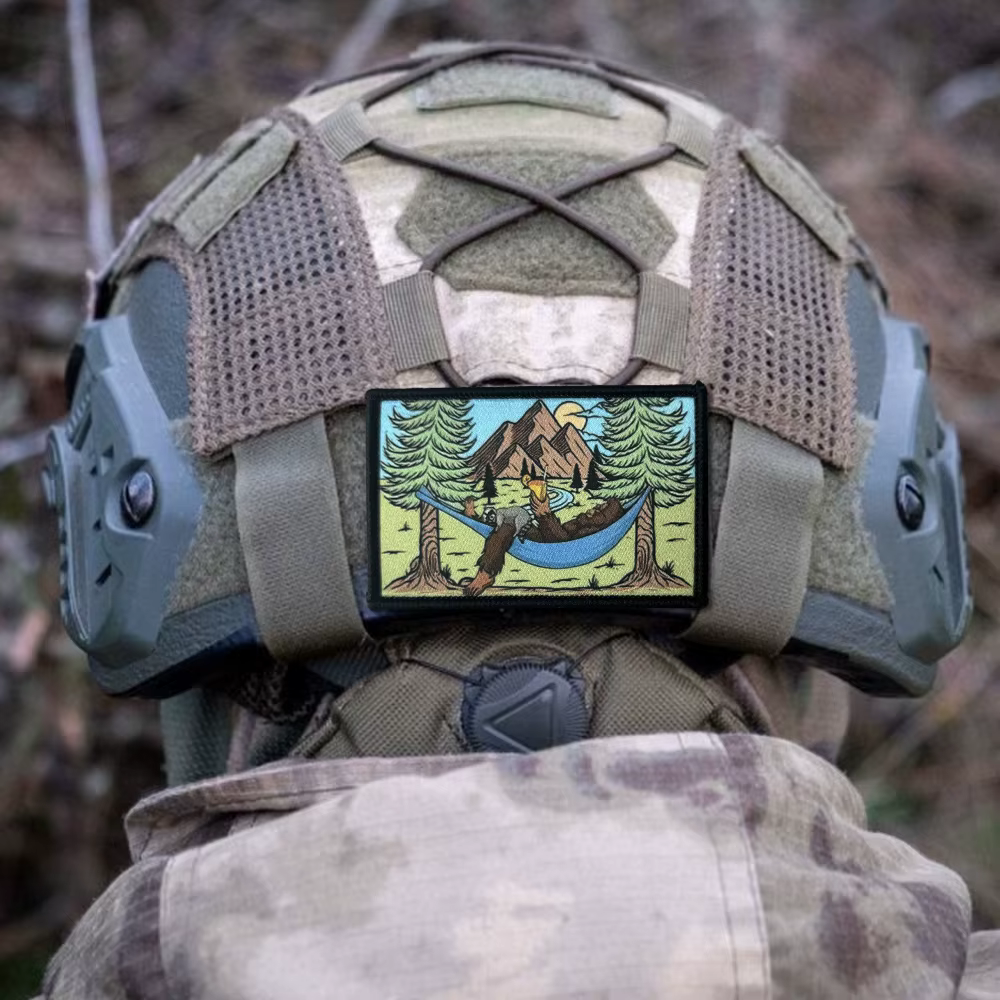 Parche táctico Bigfoot con velcro – Morale para mochila y casco - imagen 2