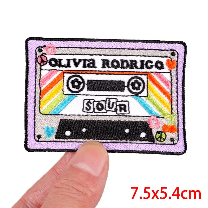 Parche bordado calavera - diseño punk con fuego y tarot para planchar - imagen 4
