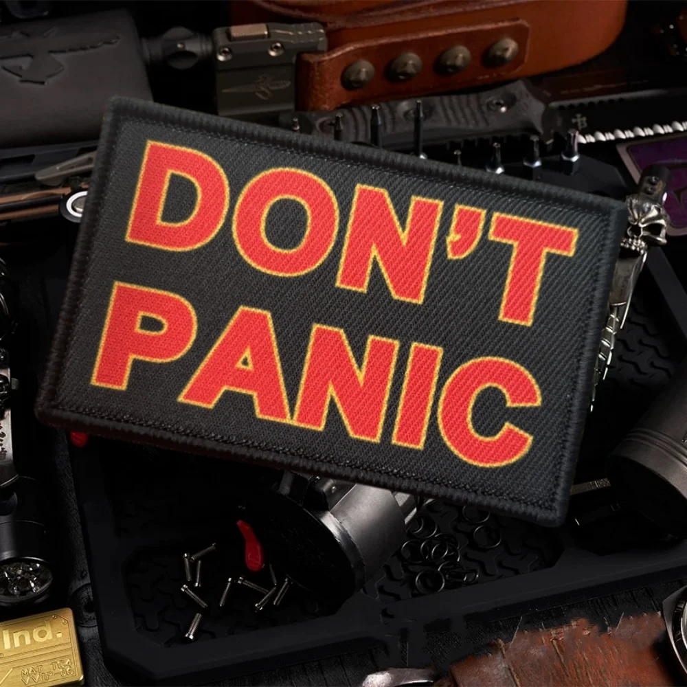 Parche de meme táctico impreso DON'T PANIC, brazalete divertido con gancho y bucle, insignia de moral militar, apliques, pegatinas para mochila