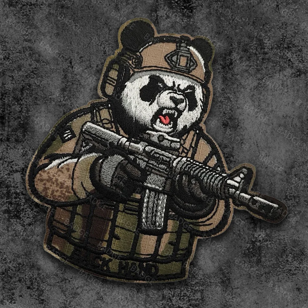 Panda enojado táctico con parches de pistola, parche de tigre CP, insignia con emblema de hombro bordado con gancho y bucle - imagen 4