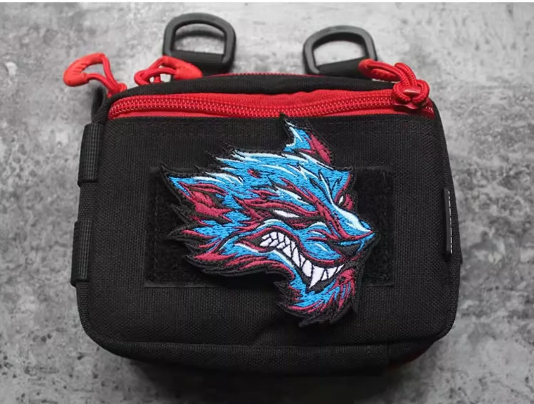 Accesorios para bolsas al aire libre, insignias creativas completamente bordadas con flor de lobo, costura artesanal, parches para chaqueta de mochila con gancho y bucle de moral - imagen 3
