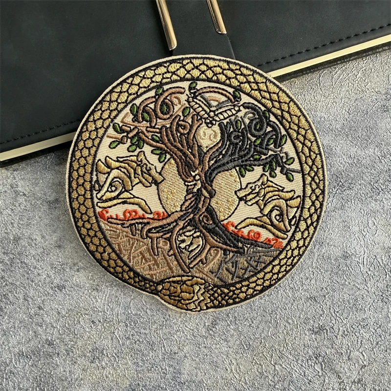Parche de árbol de la vida insignia moral táctica Airsoft fuerzas especiales Meme Comics Lobo Fenrir serpiente nórdico Jormungandr mochila pegatina - imagen 2
