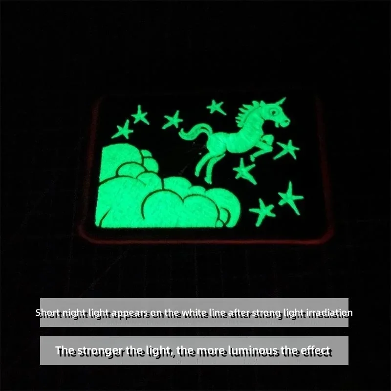 Insignia de moral con brillo nocturno de unicornio arcoíris, brazalete táctico con cabeza de lobo y dragón, parche de gancho y bucle bordado, pegatina para mochila - imagen 5