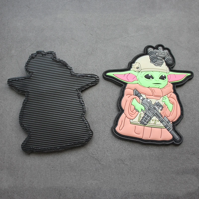 Parche de PVC 3D Baby Yoda para casco de visión nocturna, insignia táctica militar, ropa de piel verde y rosa para bolso, chaleco, decoración artesanal - imagen 5