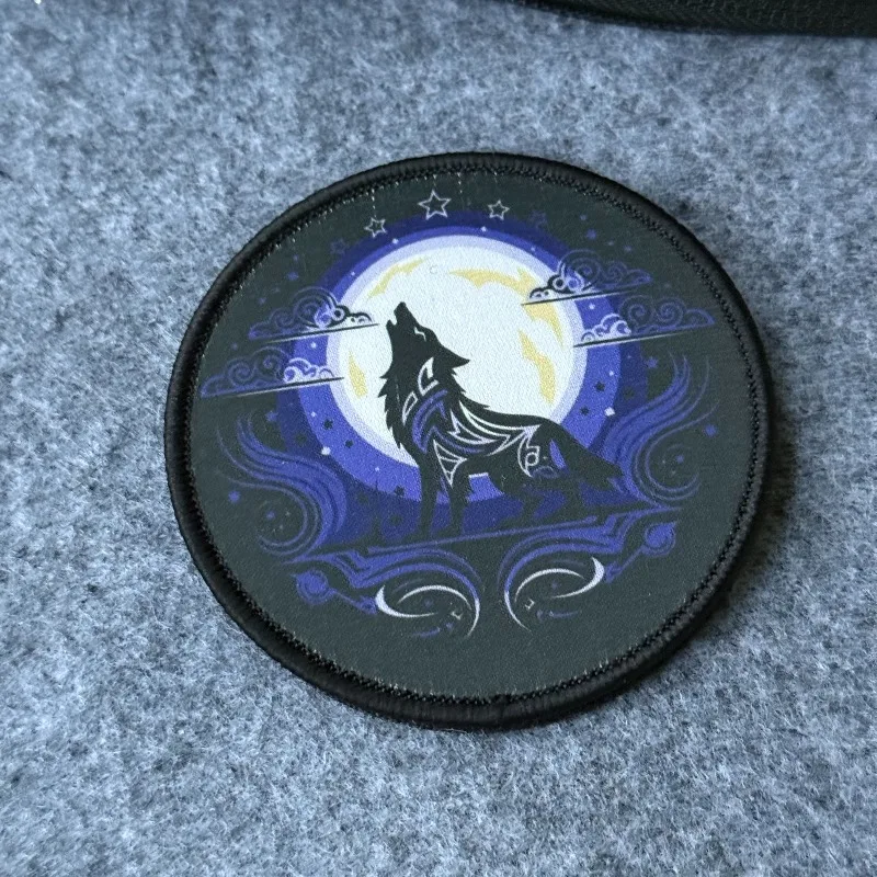 Parche táctico redondo de lobo aullando en la luna, cielo nocturno, insignia de moral de tela con gancho y bucle, parches de 8cm para mochila, chaqueta y sombrero - imagen 3