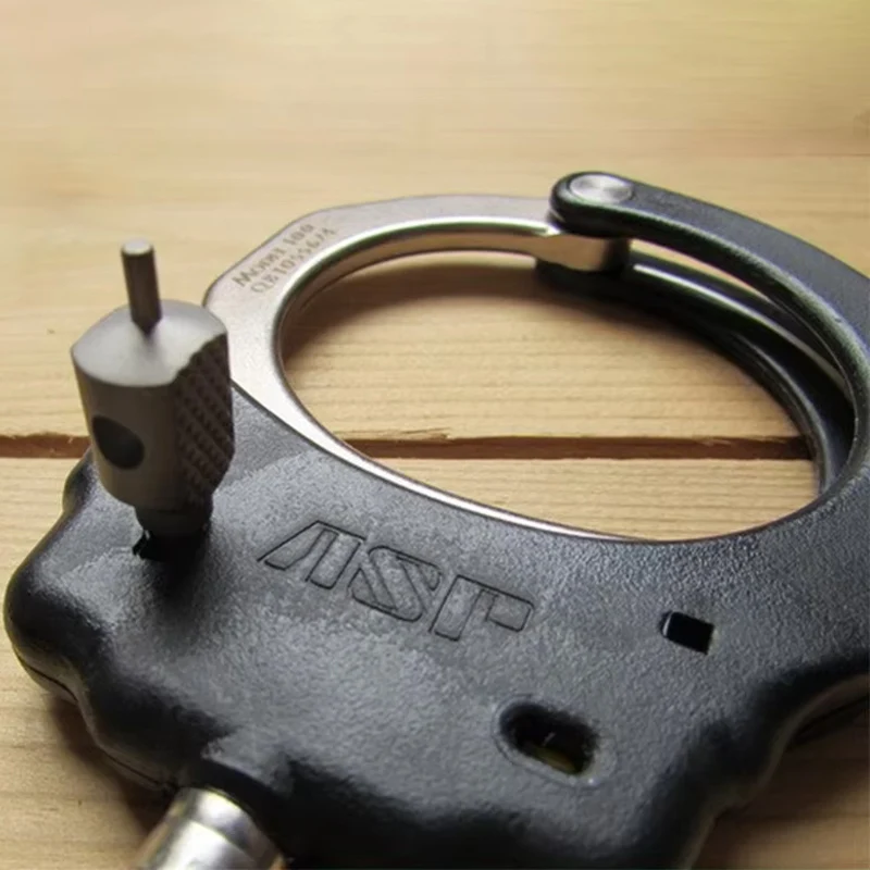 Colgante de llave inglesa de Material de aleación de titanio CNC para ASP SW Smith Wesson, esposas, cuchillo de juguete, cordón, cuentas de Paracord, herramientas EDC - imagen 5