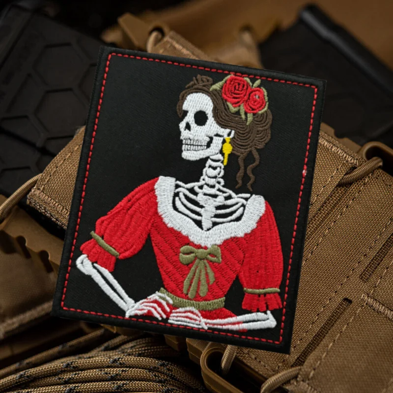 Parche de insignia de moral táctica de chica calavera, parches bordados de gancho y bucle, brazalete militar, ropa, pegatinas para mochila - imagen 4