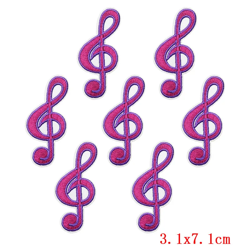 Detalle del bordado de los parches musicales Prajna