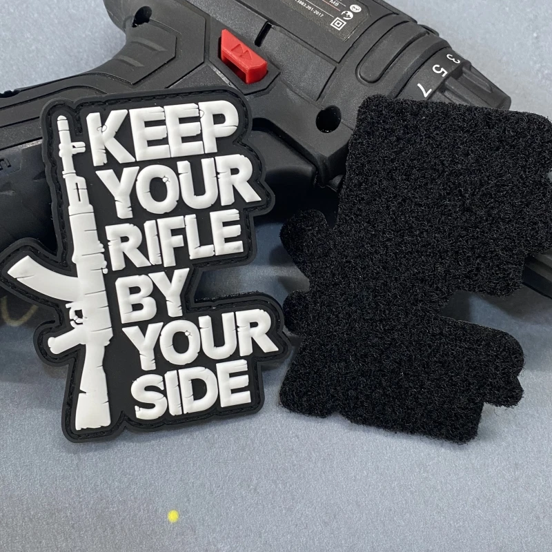 Parche luminoso de Call of Duty Bravo SIX Going Dark RIFLE a tu lado, insignia de moral táctica, letras FAFO, insignia de moral de gancho y bucle - imagen 4