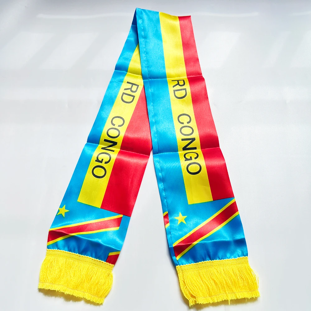 Bufanda satén doble cara estampada con borlas Selección Congo - imagen 4