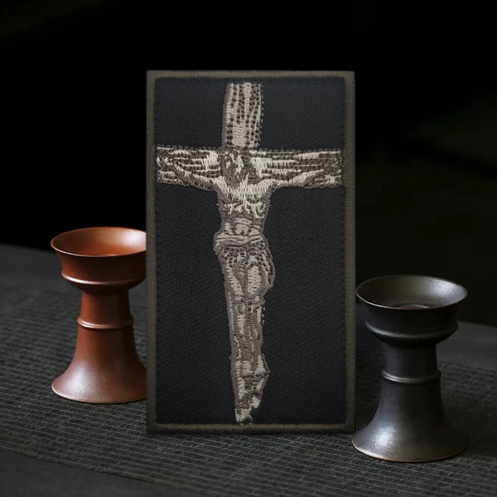 Parches de gancho y bucle bordados de Jesús católico en la cruz para ropa, emblema militar táctico, pegatina para mochila - imagen 3
