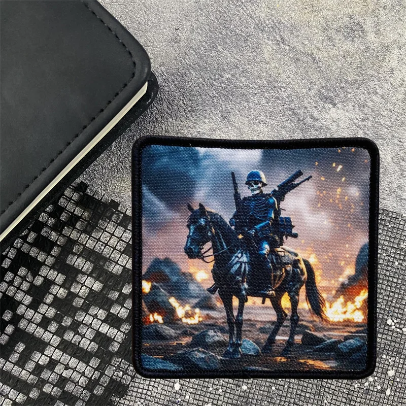 Soldados tácticos montando un cráneo caballo moral insignia parche personalidad brazalete gancho y bucle mochila al aire libre pegatina decorativa - imagen 3