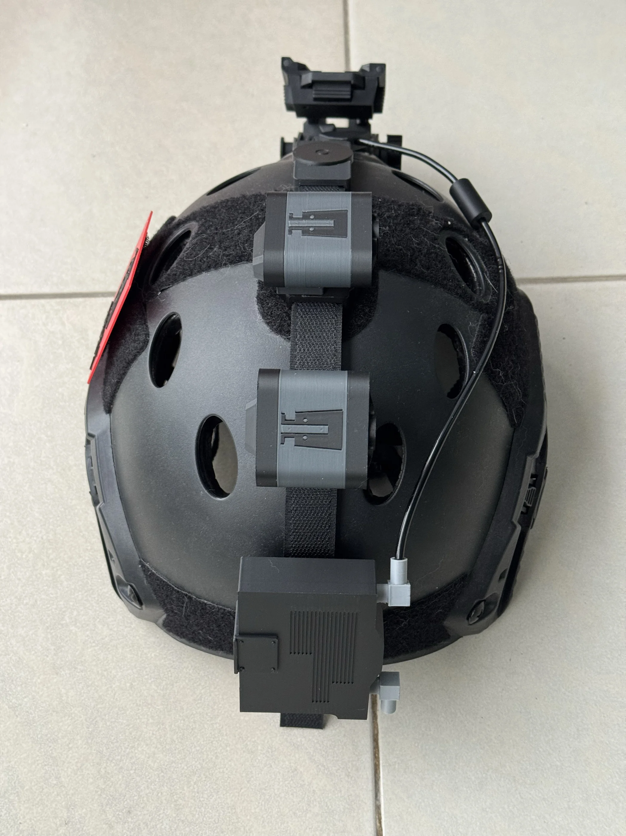 Modelo de grabadora táctica de casco para deportes al aire libre, diseño simulado, accesorios de diseño de casco con impresión 3D - imagen 4