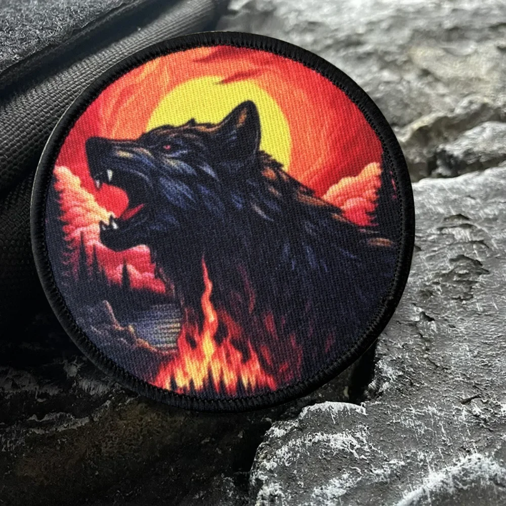 Parche táctico de lobo flameado, gancho y bucle con estampado divertido, insignia de moral militar, brazalete, pegatinas para mochila Chevron - imagen 4