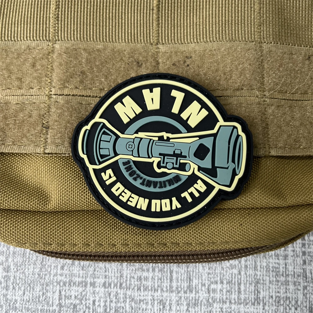 El Guapo parches de PVC de vaquero rosa de doble pistola, insignia de moral NLAW, mochila táctica, pegatina de gancho y bucle - imagen 3