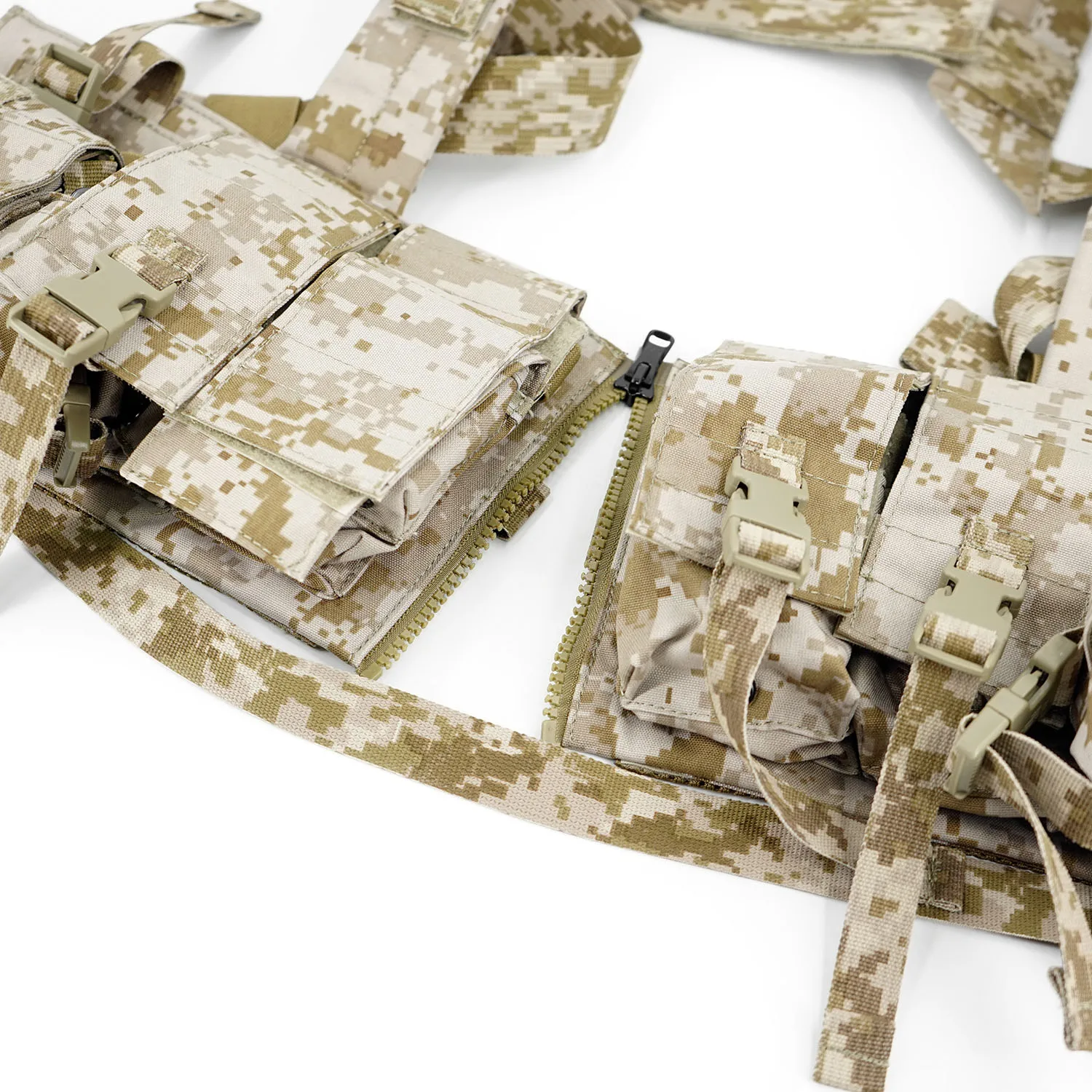 Una mochila militar con un patrón de camuflaje