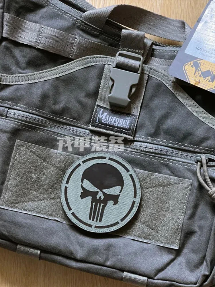 Insignia reflectante para mochila, brazalete táctico, Parche de Calavera, reflectante, Luz - imagen 4